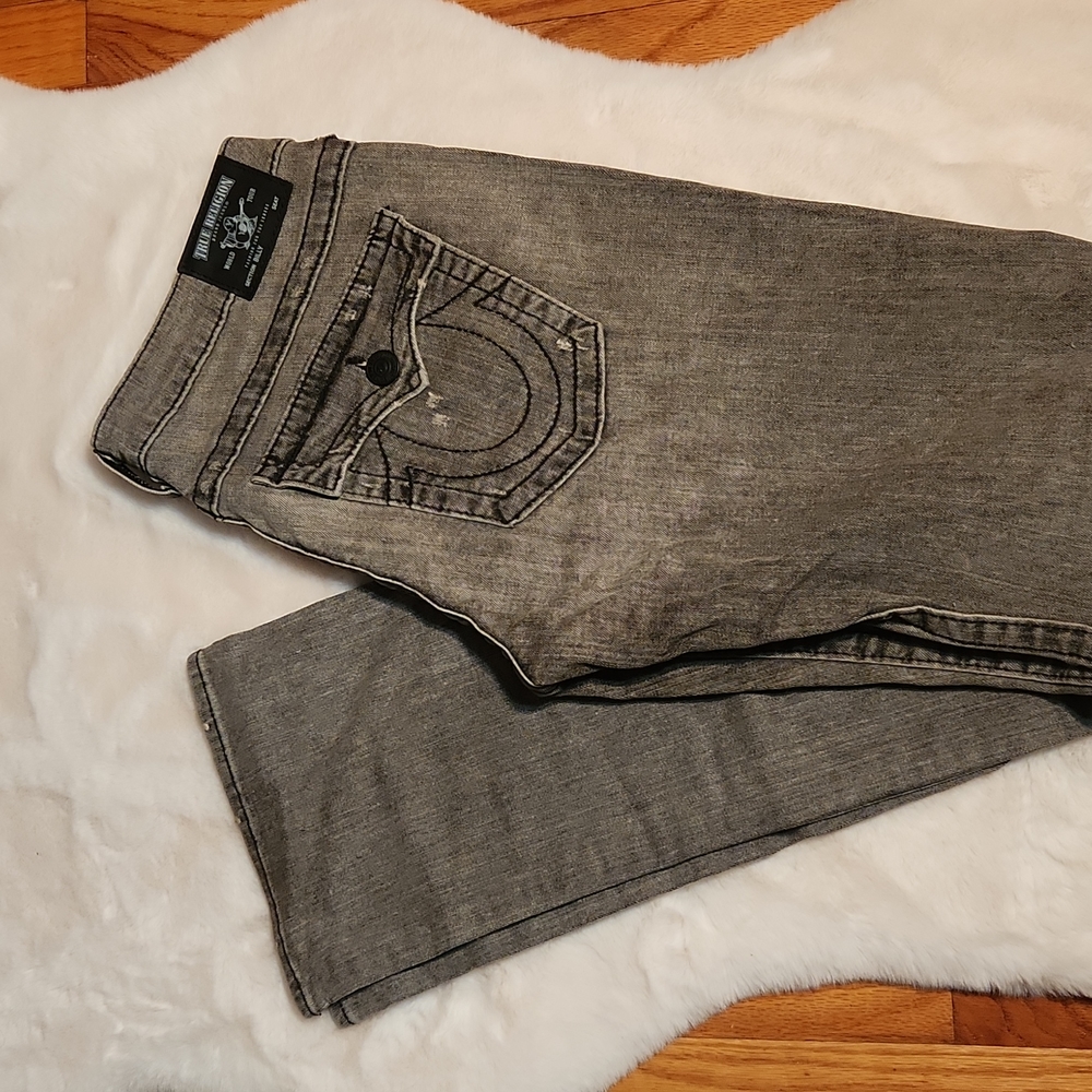 True Religion Women's Gray Jeans   Size 31                        32 Inch Inseam